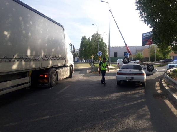 Три автомобиля столкнулись на перекрёстке в Семее