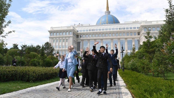 Резиденцию президента показали маленьким казахстанцам (фото)