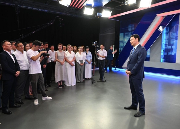 Аким Алматы Дархан Сатыбалды встретился с коллективом Almaty TV