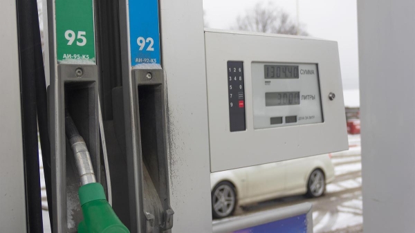 На заправках Уральска снова выстроились очереди за автогазом